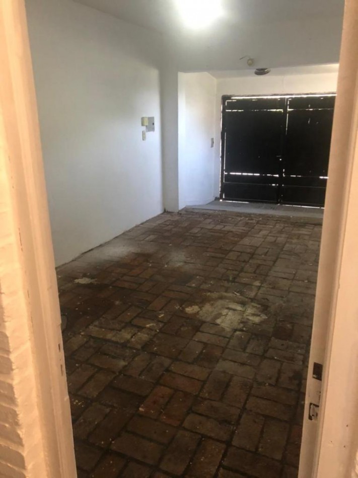 CASA EN BARRIO GUADALUPE!! 220M2 EN IMPORTANTE TERRENO!