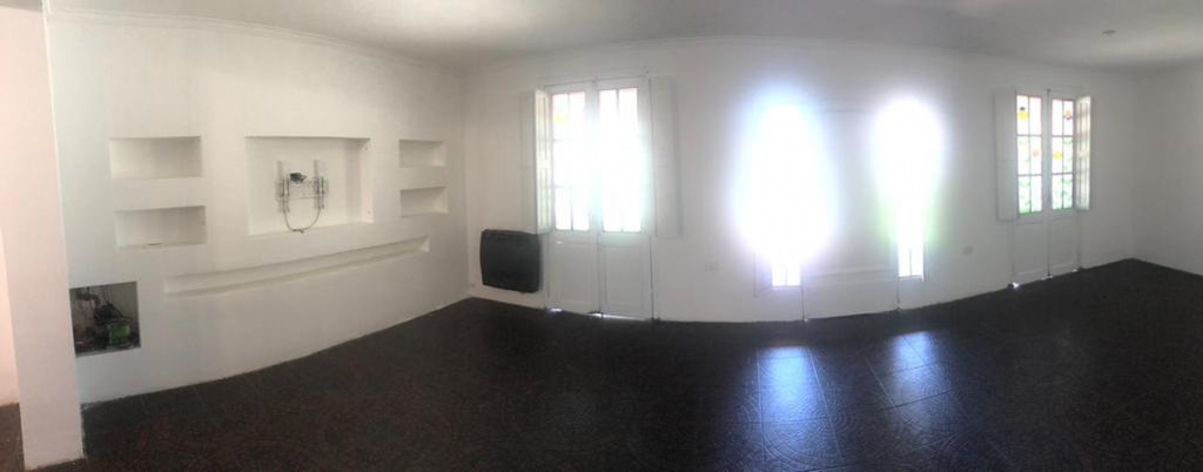 CASA EN BARRIO GUADALUPE!! 220M2 EN IMPORTANTE TERRENO!