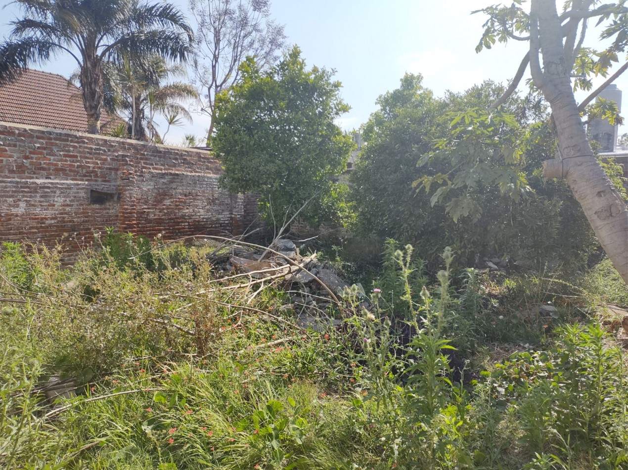 CASA A DEMOLER DE 210m2
