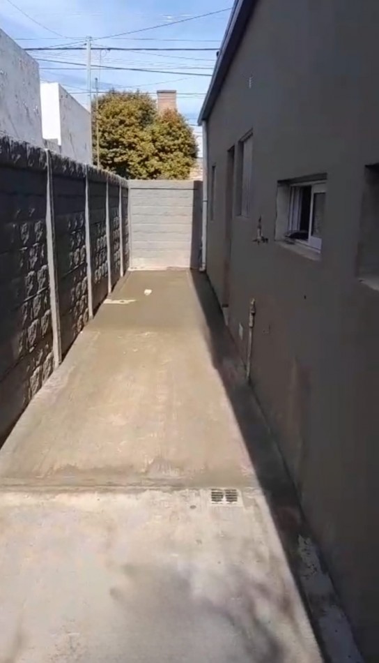 CASA EN REFACCION EN RISSO 1200