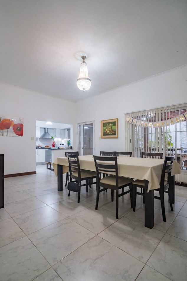 CASA DE CATEGORIA EN BARRIO SUR