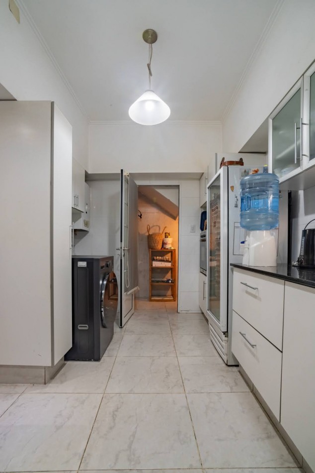 CASA DE CATEGORIA EN BARRIO SUR