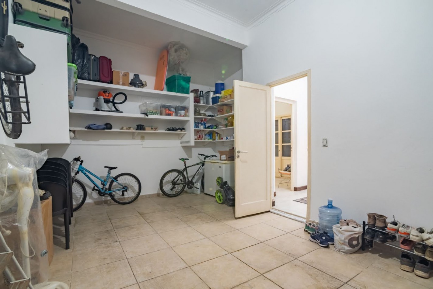 CASA DE CATEGORIA EN BARRIO SUR