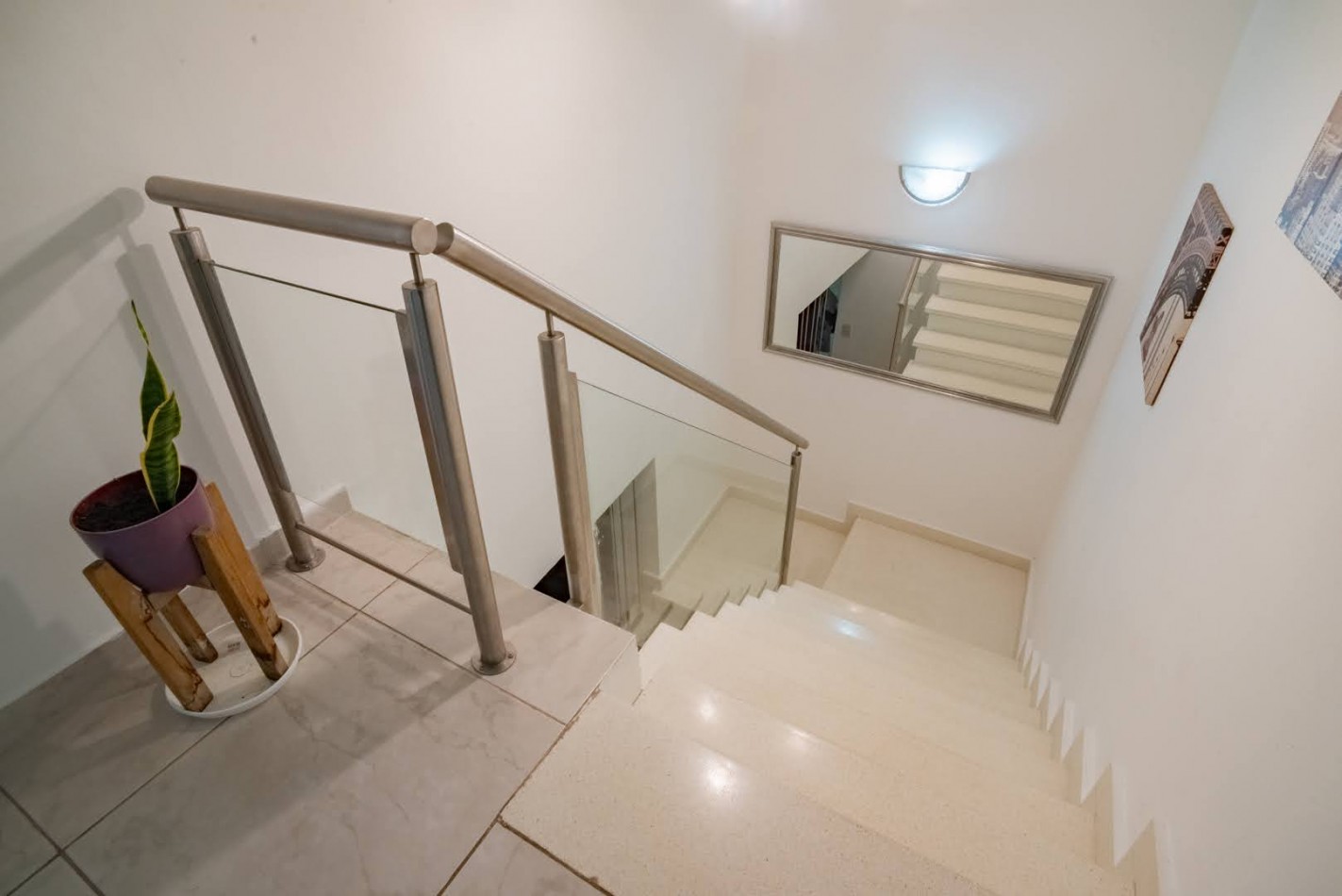 CASA DE CATEGORIA EN BARRIO SUR