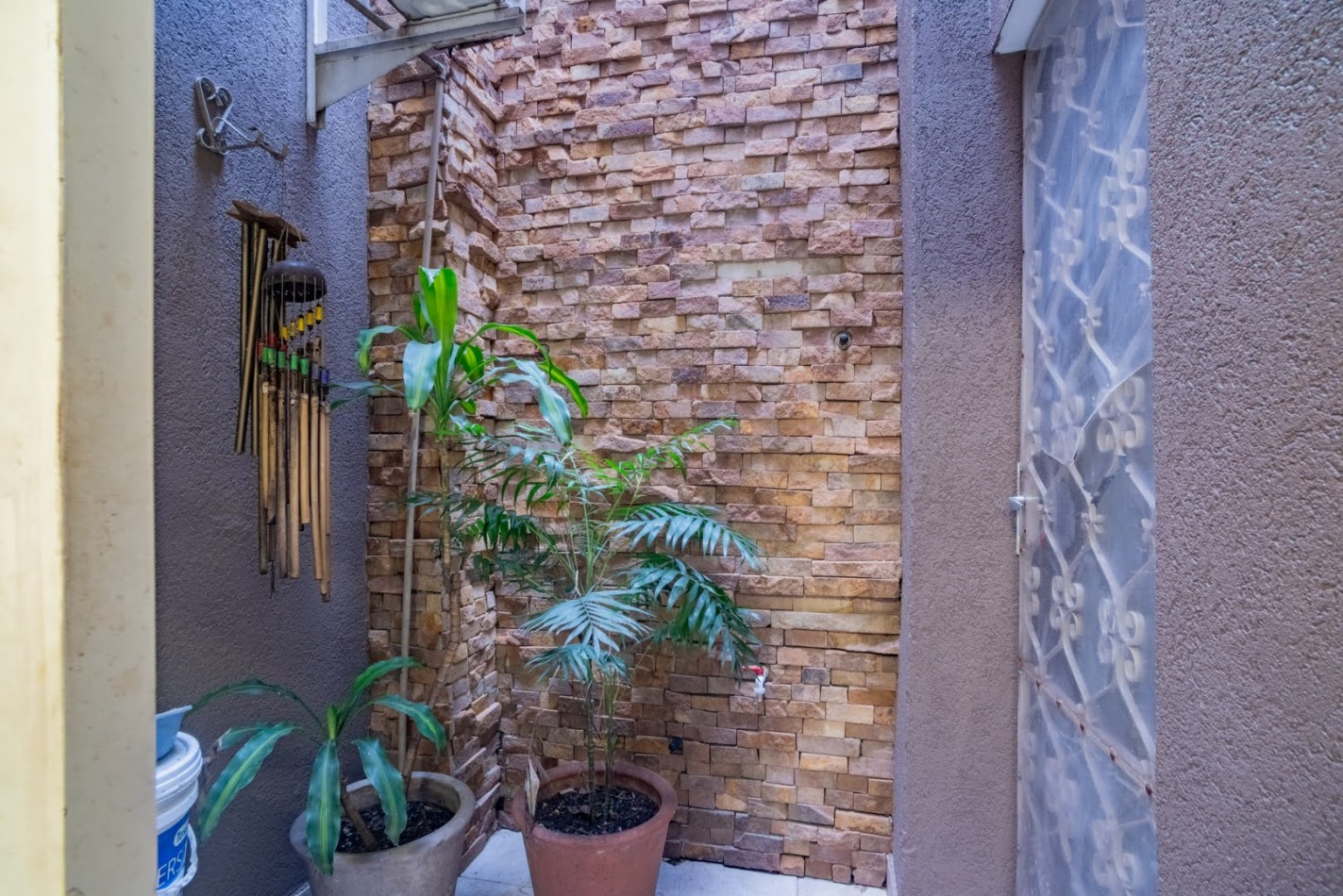 CASA DE CATEGORIA EN BARRIO SUR