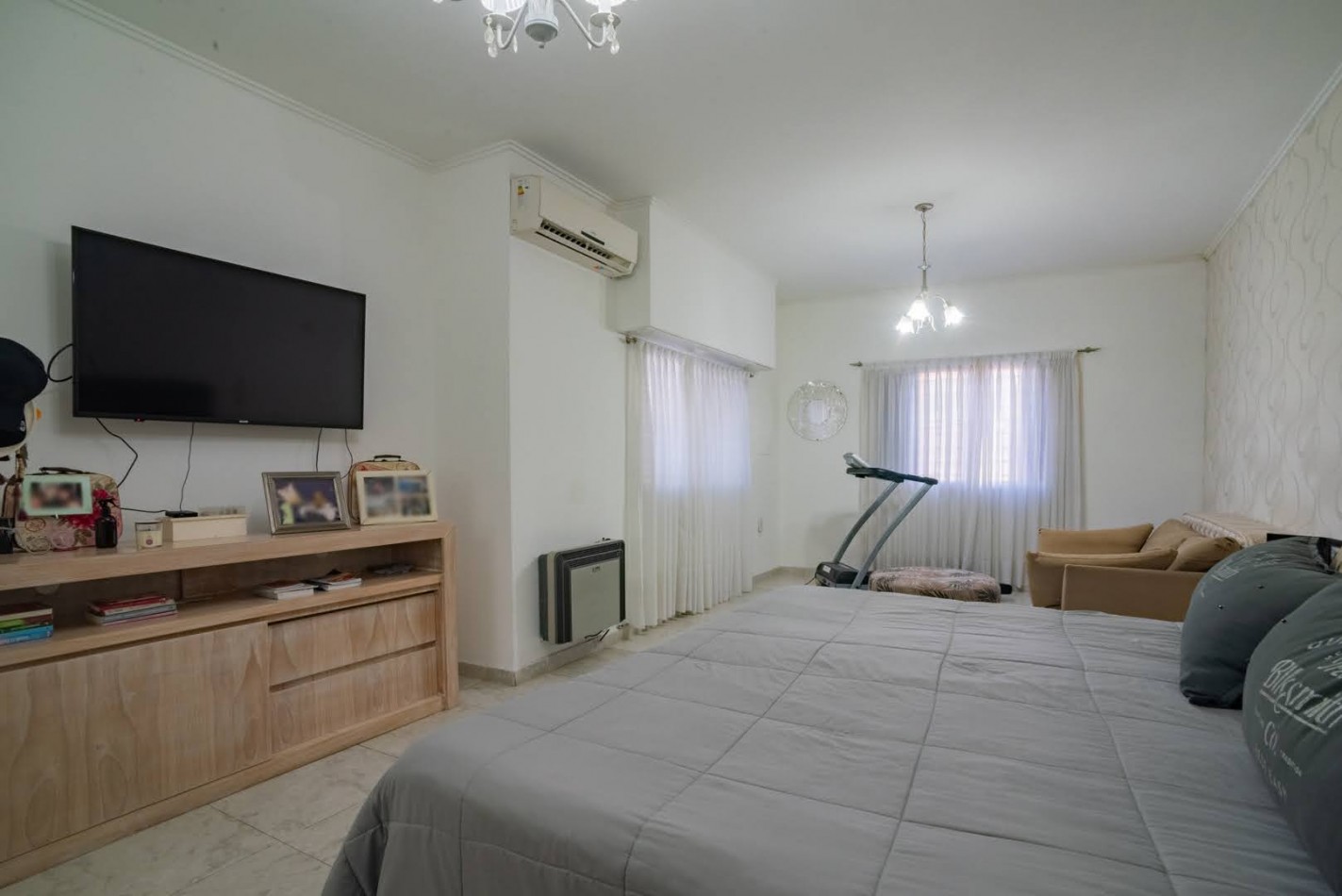 CASA DE CATEGORIA EN BARRIO SUR