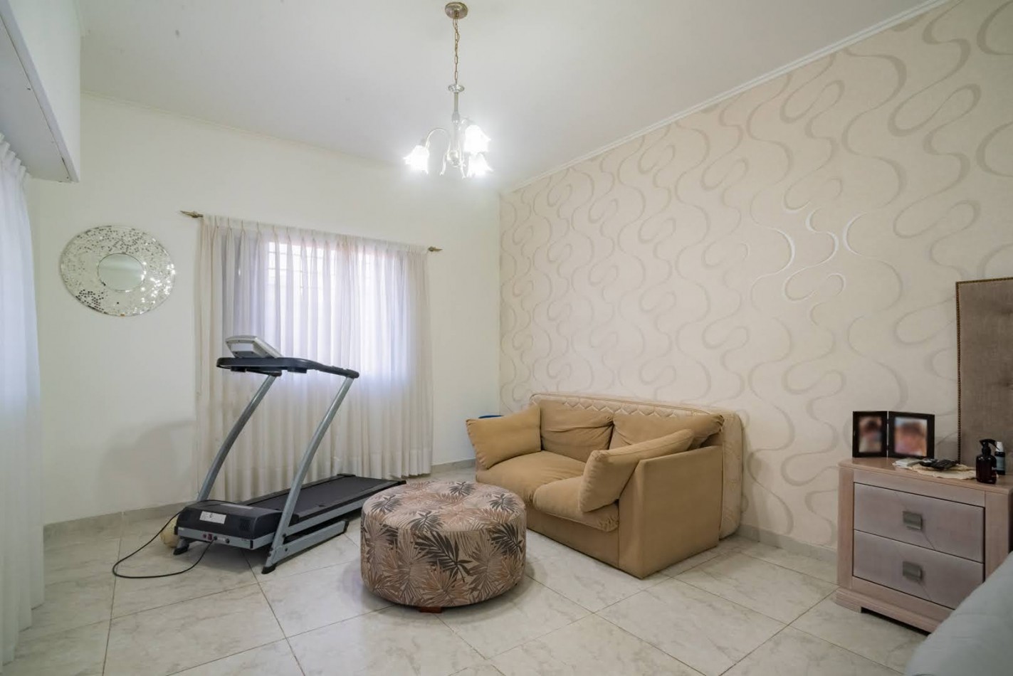 CASA DE CATEGORIA EN BARRIO SUR