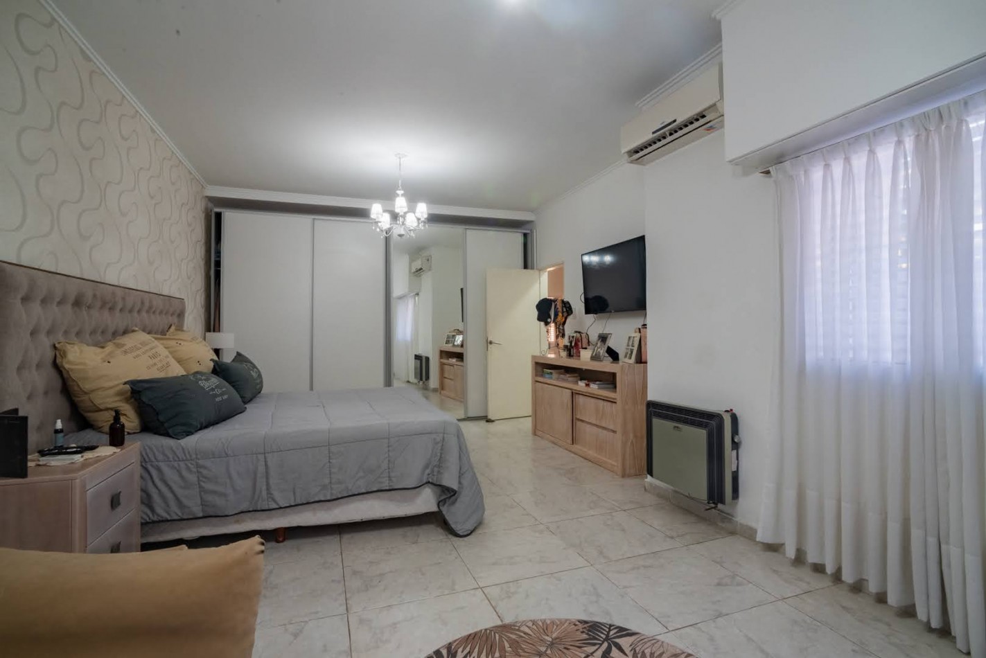 CASA DE CATEGORIA EN BARRIO SUR