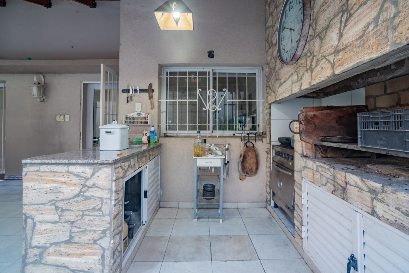 CASA DE CATEGORIA EN BARRIO SUR