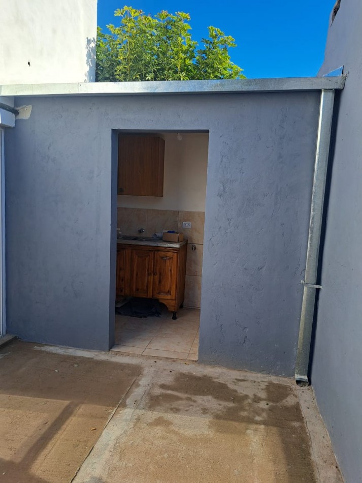 CASA EN REFACCION EN RISSO 1200