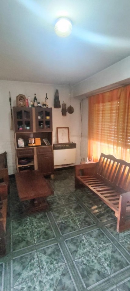 CASA 4 DORMITORIOS EN GUADALUPE OESTE