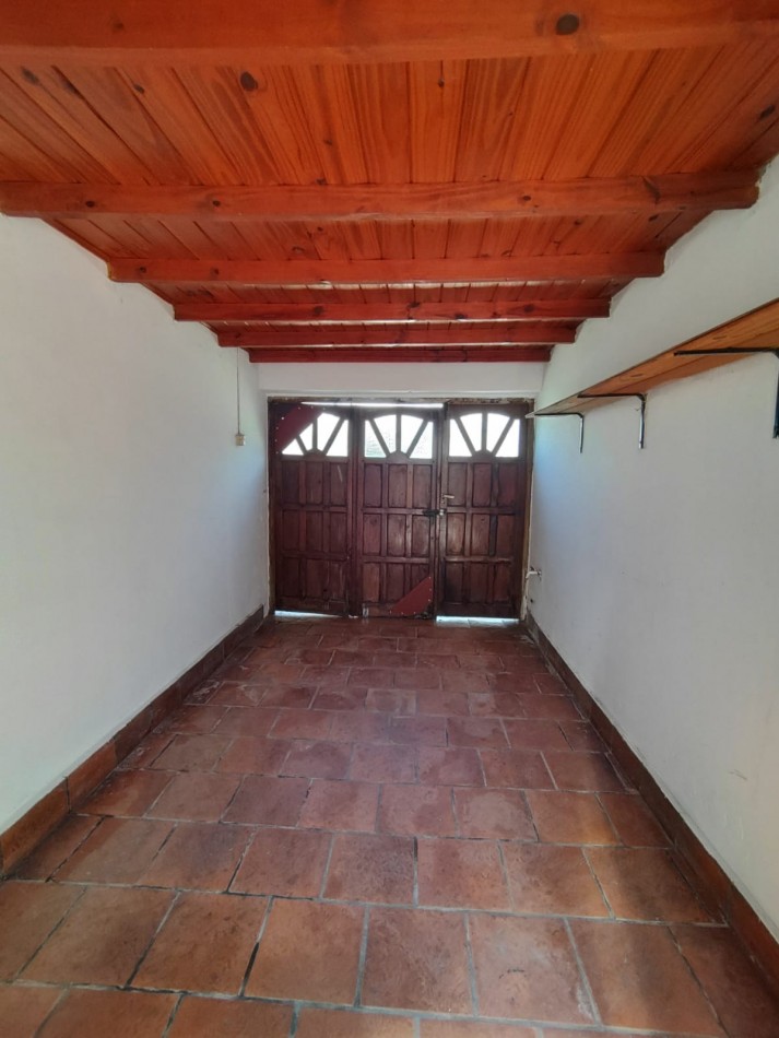 Casa con pileta en santoto