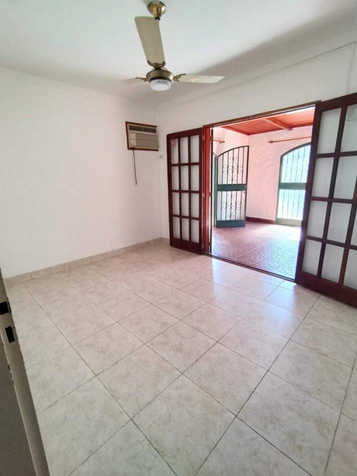Casa con pileta en santoto