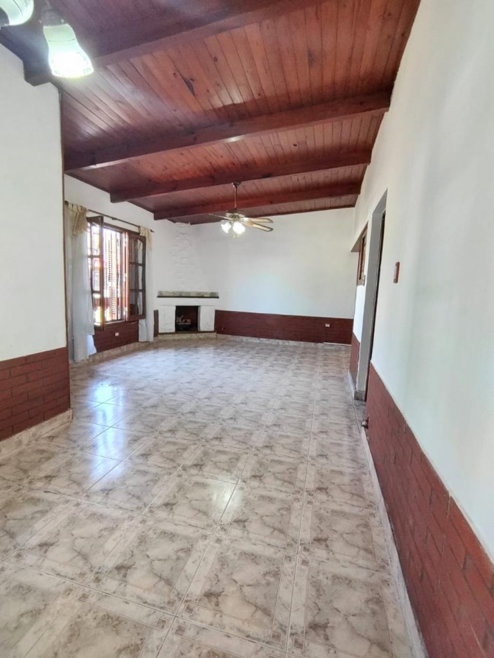 Casa con pileta en santoto