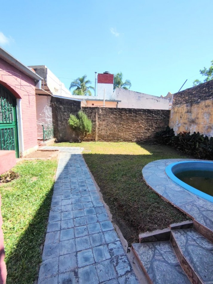 Casa con pileta en santoto