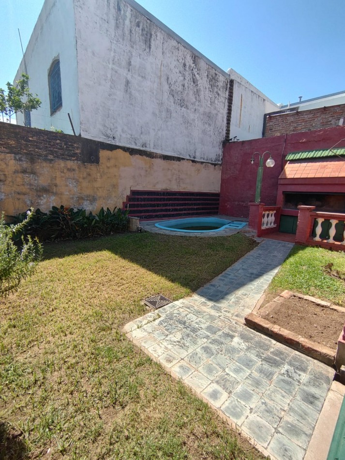 Casa con pileta en santoto