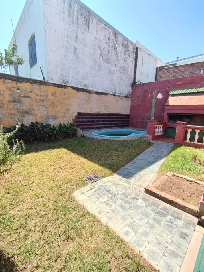 Casa con pileta en santoto