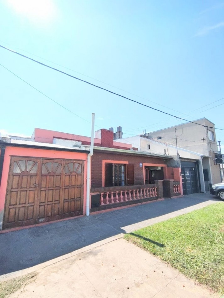 Casa con pileta en santoto