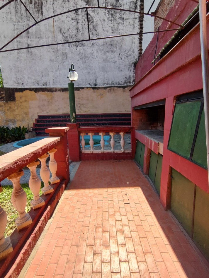 Casa con pileta en santoto