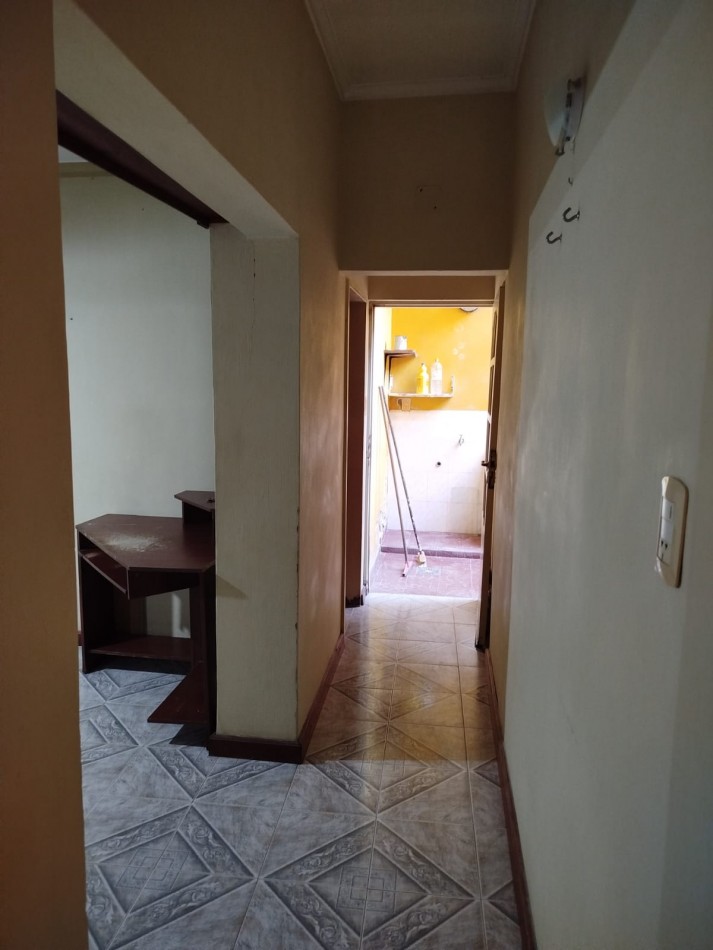 Se vende casa en San Lorenzo 6400