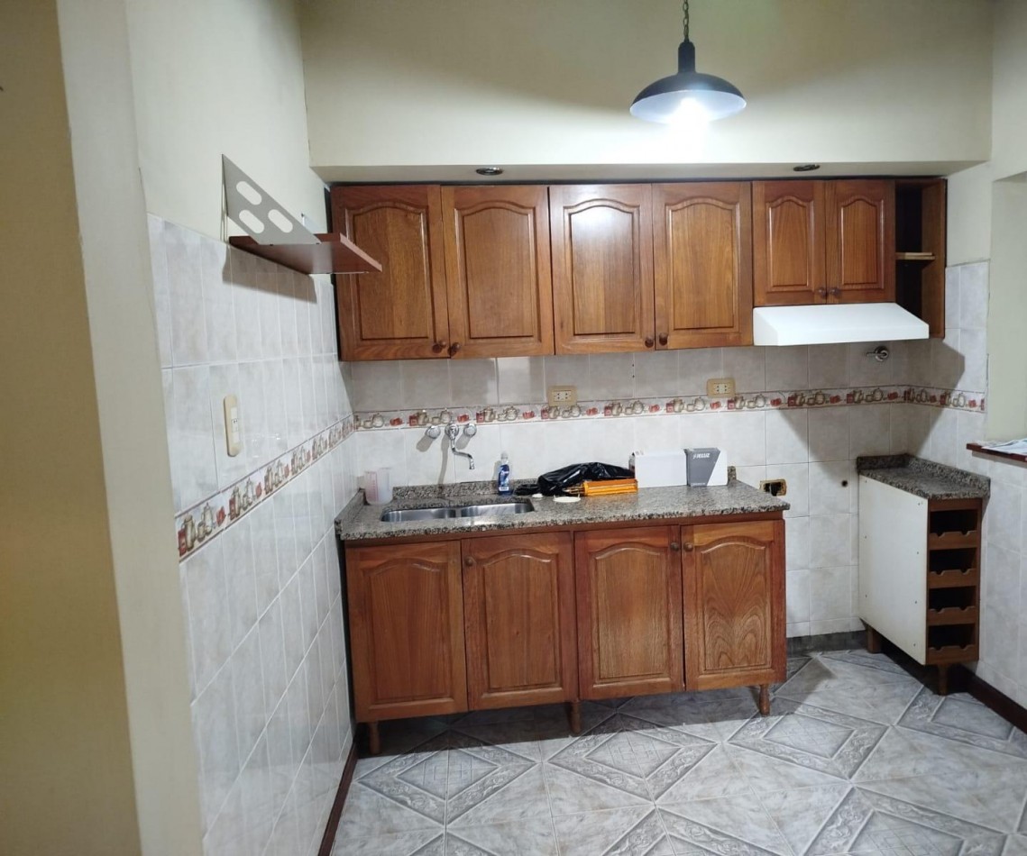 Se vende casa en San Lorenzo 6400
