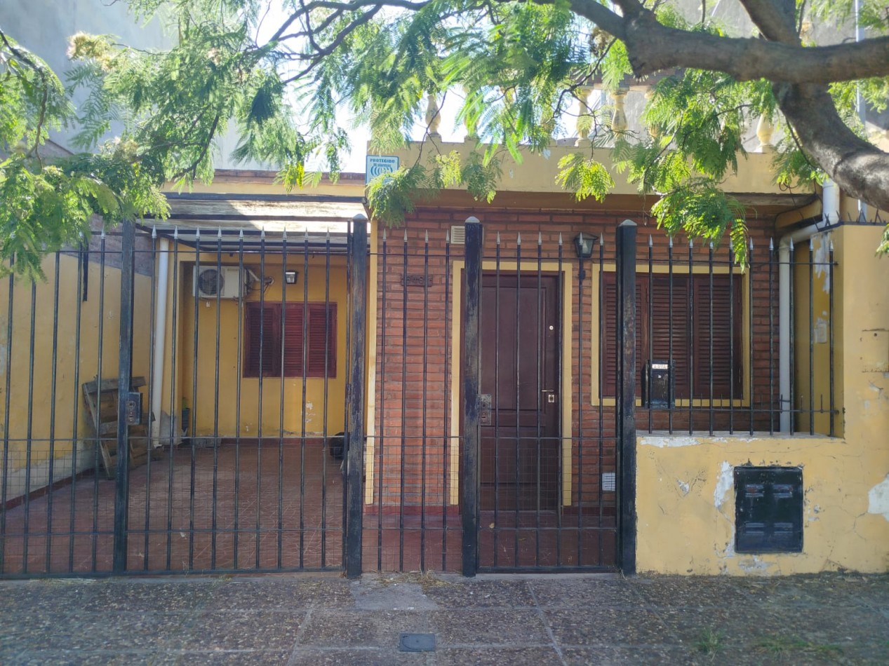 Se vende casa en San Lorenzo 6400