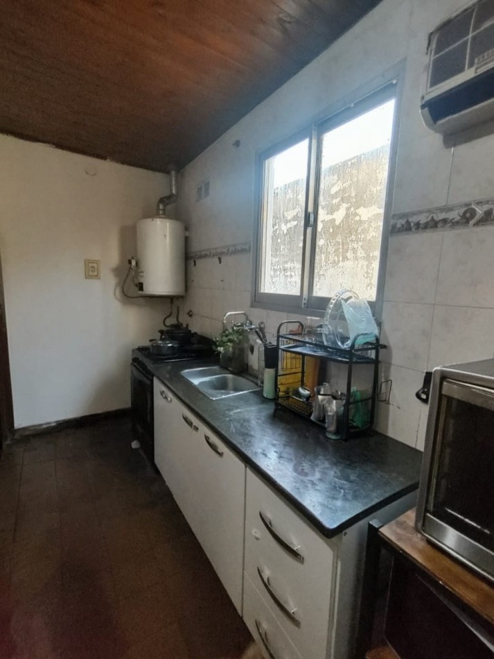 Casa a refaccionar a metros de salvador del carril