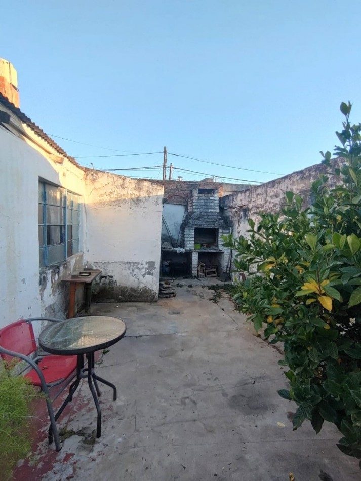 Casa a refaccionar a metros de salvador del carril