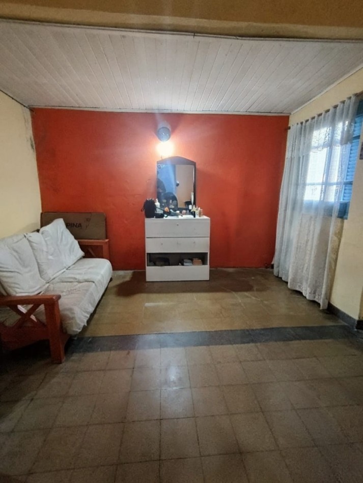 Casa a refaccionar a metros de salvador del carril