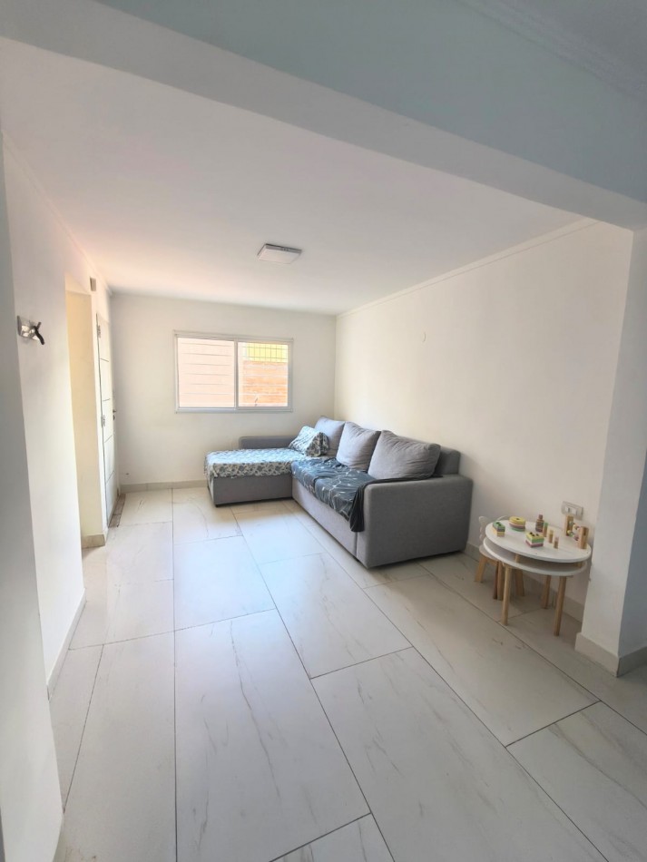 Casa interna a una cuadra de la costanera