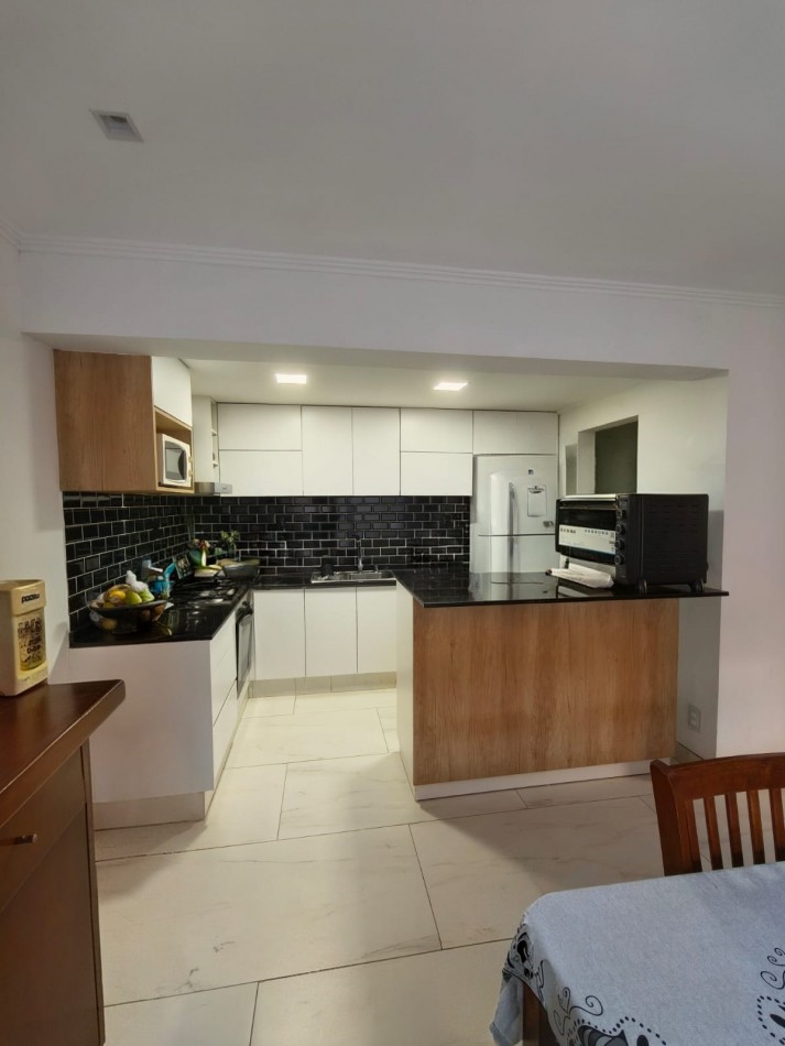 Casa interna a una cuadra de la costanera