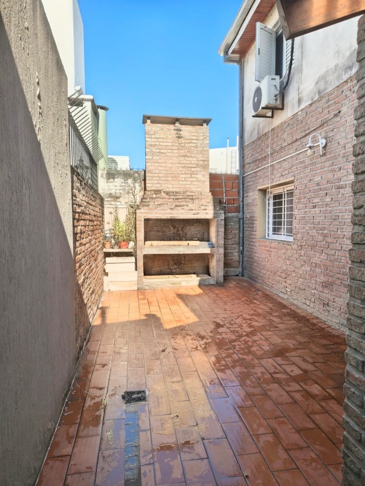 Casa interna a una cuadra de la costanera