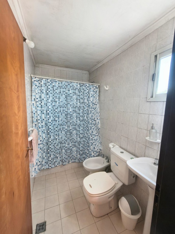 Casa interna a una cuadra de la costanera