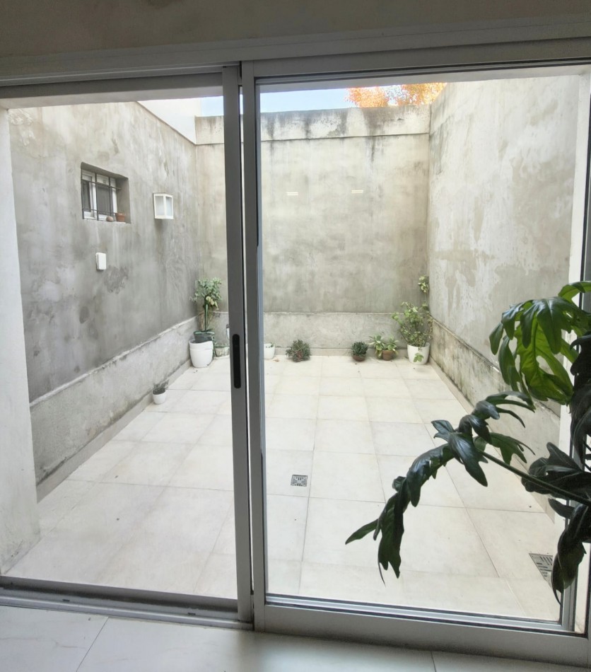 Casa interna a una cuadra de la costanera