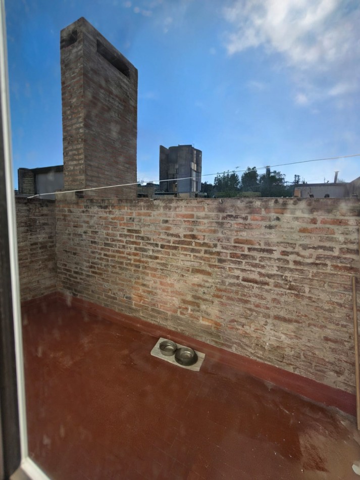 Casa interna a una cuadra de la costanera