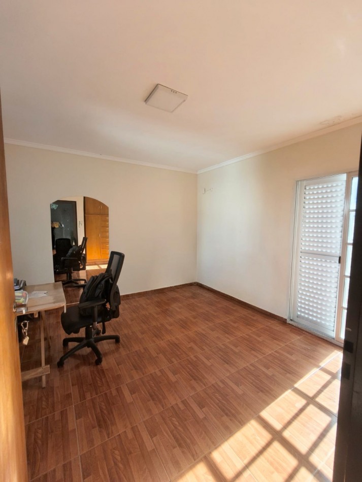 Casa interna a una cuadra de la costanera