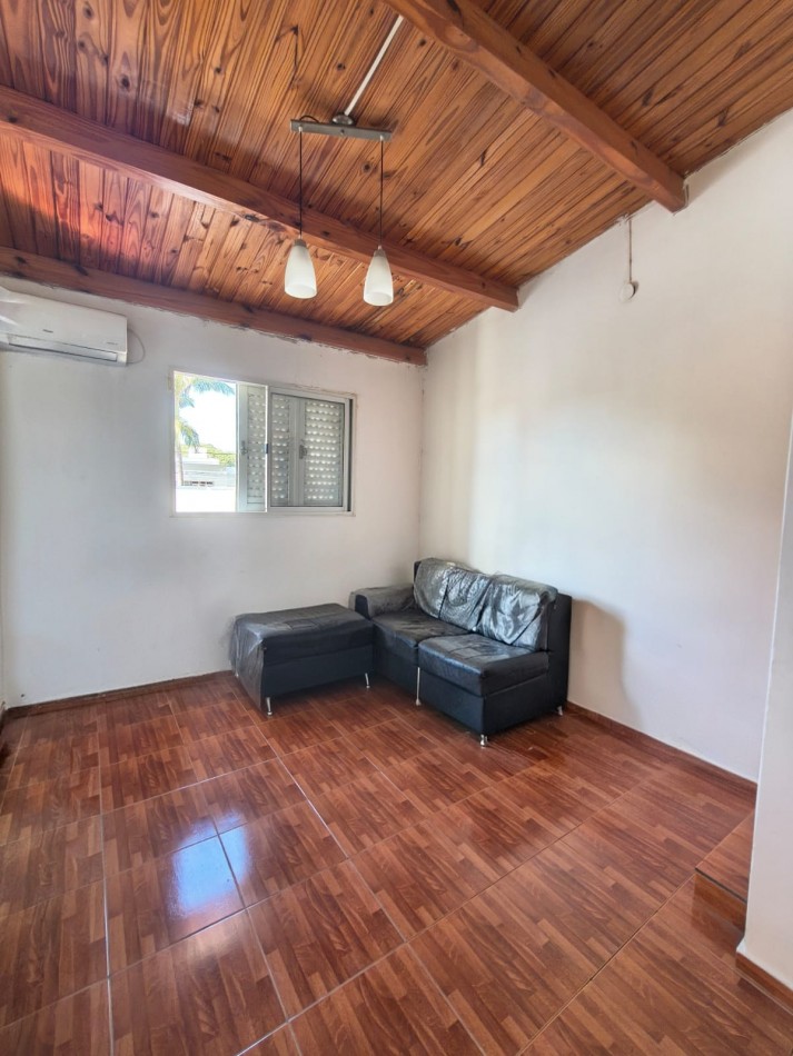 Casa interna a una cuadra de la costanera
