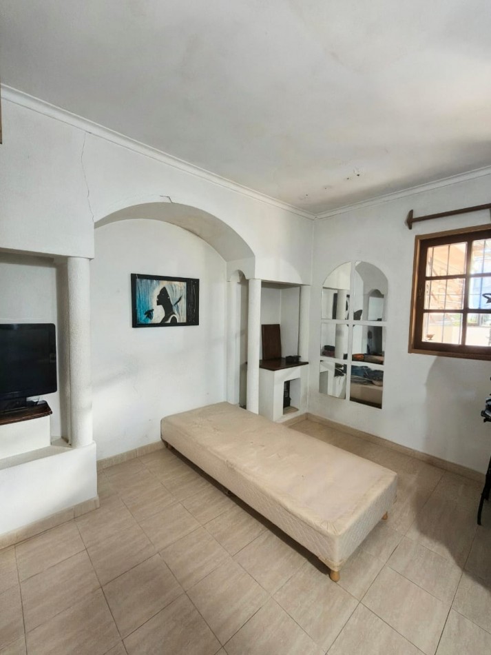 Casa interna con cochera y patio verde