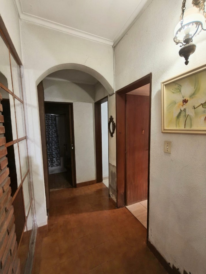 Casa interna con cochera y patio verde