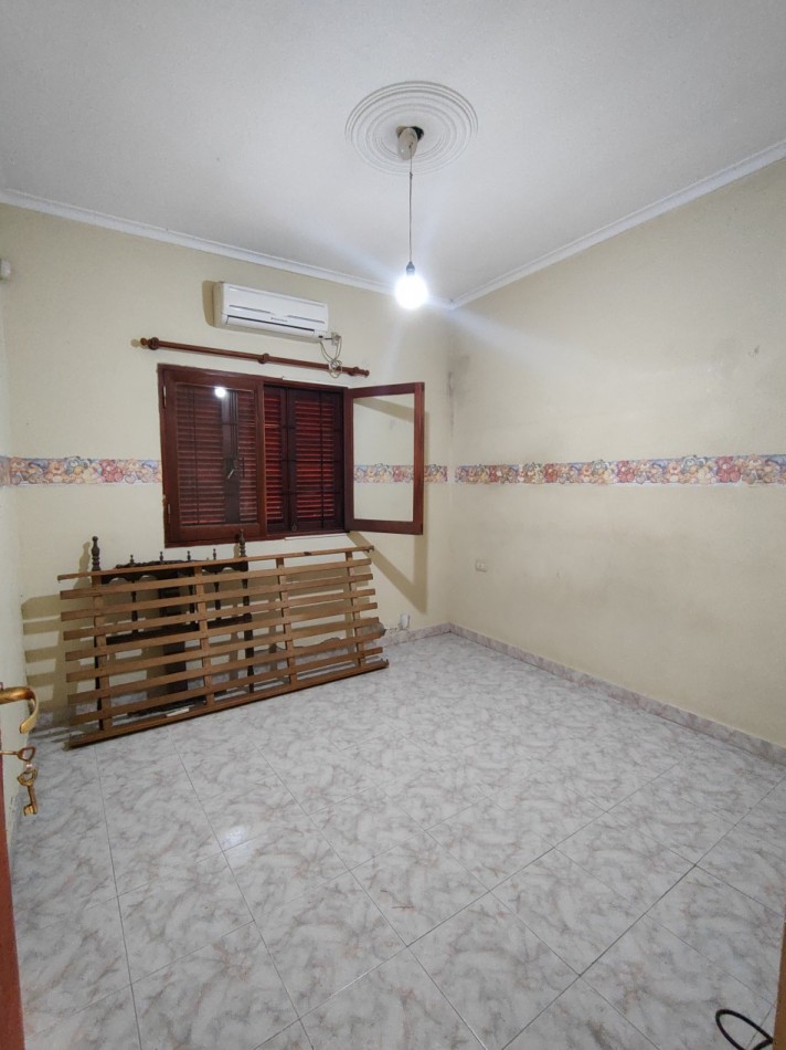 Se vende casa en San Lorenzo 6400