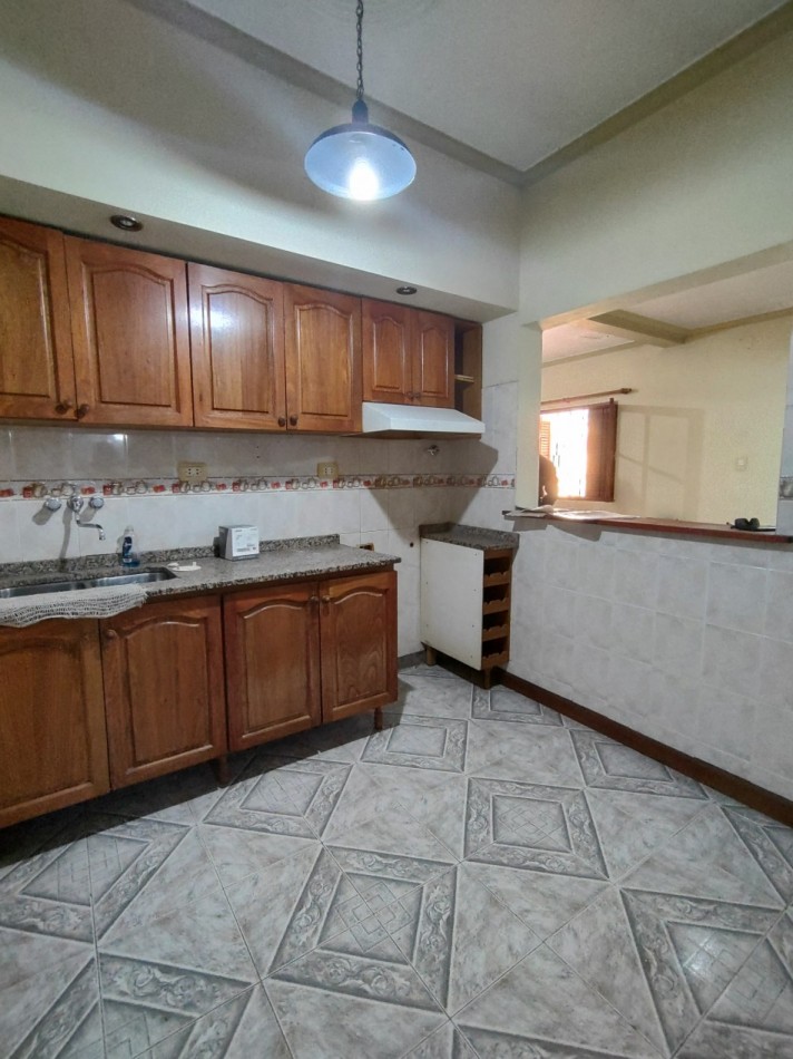 Se vende casa en San Lorenzo 6400
