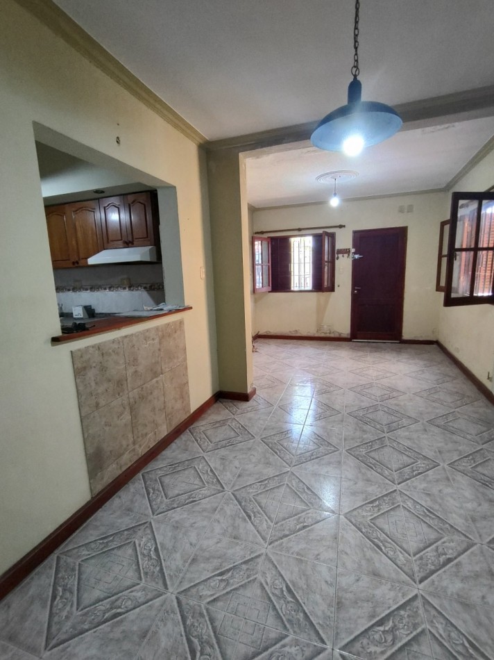 Se vende casa en San Lorenzo 6400
