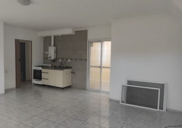 Interno a metros de Bv