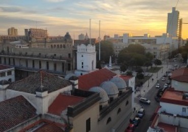 Departamento a metros de casa de gobierno